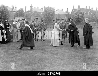 Visite royale à Bedford. À l'école Bedford. 27 juin 1918. Banque D'Images