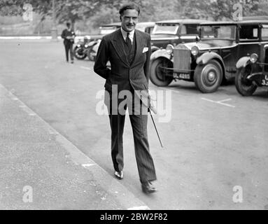 Monsieur Anthony Eden. 13 octobre 1935 Eden, [Robert] Anthony politicien britannique; secrétaire britannique des Affaires étrangères 1935-1938, 1940-1945, 1951-1955; premier ministre britannique 1955-1957; démissionna au sujet de la crise de Suez  1897-1977 Banque D'Images