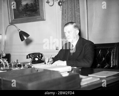 Sir Andrew Rae Duncan, président de la Fédération britannique du fer et de l'acier et président de la Chambre de commerce. 8 janvier 1940 Banque D'Images