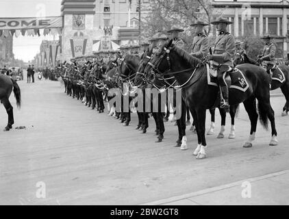 La tournée royale du Canada et des États-Unis par le roi George VI et la reine Elizabeth , 1939 la visite du roi et de la reine à Regina , capitale de la Saskatchewan , la maison des Mounties , la Gendarmerie royale du Canada , pendant la tournée royale . Banque D'Images