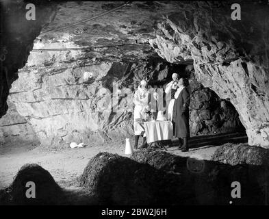 Attaque au gaz (grottes de Chislehurst). 1934 Banque D'Images