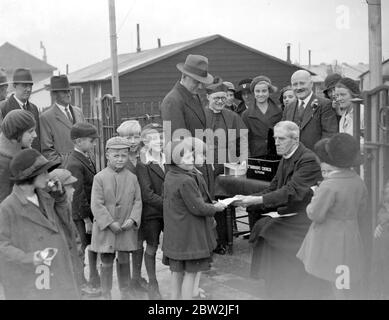 Mendiant les vigars à l'église St Barnabas à Eltham, Kent. 1934 Banque D'Images