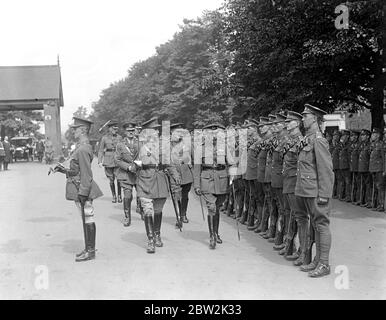 Visite royale à Bedford. Une garde d'honneur à la Station. 27 juin 1918. Banque D'Images