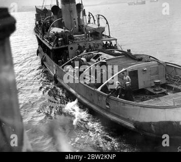 Abandon de navires de guerre allemands à Firth of Forth. Retour de l'équipage de Posen en Allemagne 14 mai 1920. Banque D'Images