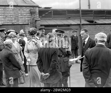 Visite royale à Bedford. À l'usine aéronautique de Messrs Allen le 27 juin 1918. Banque D'Images