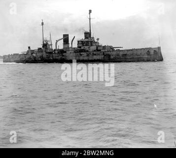 Abandon de navires de guerre allemands à Firth of Forth. Un des navires de guerre cédés. 14 mai 1920 Banque D'Images