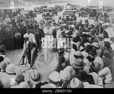 Sir Malcolm Campbell dans le cockpit de Bluebird Daytona Beach, Floride, États-Unis 1932 Banque D'Images