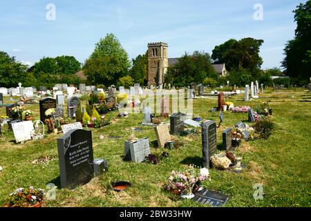 L'église paroissiale nouvelle ou supérieure de Saint-Pierre près du village vert, Pembury, Kent, Angleterre Banque D'Images