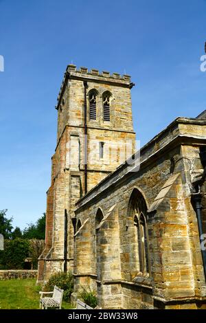 L'église paroissiale nouvelle ou supérieure de Saint-Pierre près du village vert, Pembury, Kent, Angleterre Banque D'Images