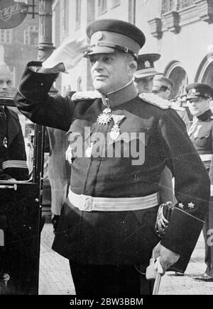 Chef de l'armée de l'air yougoslave , le général Nedio , à Prague . 11 octobre 1934 . Banque D'Images