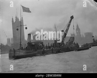 Barge coula sur la Tamise. 24 octobre 1934 Banque D'Images