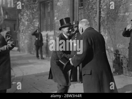 Représentant de King au service commémoratif de M. Henderson . Le comte de Munster , représentant du roi , arrivant à l' abbaye de Westminster . 25 octobre 1935 Banque D'Images