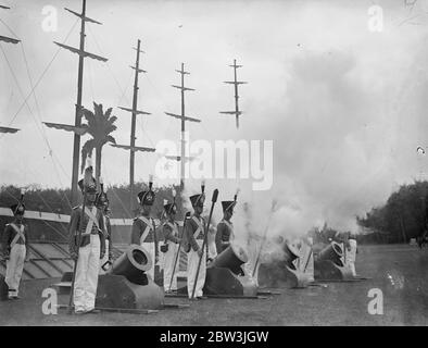 La campagne de la rivière Rangoon redrée à la répétition du tatouage Aldershot . Une répétition complète de la robe pour le Tattoo d'Aldershot a été mise en scène dans le Rushmoor Arena à Aldershot . Photos , batterie de mortier d'artillerie en action pendant la représentation de la campagne de Rangoon River de 1824 . 28 mai 1936 Banque D'Images