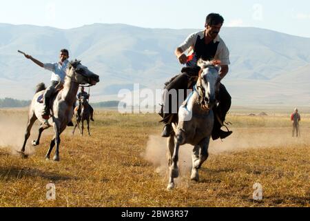 Asif, Türkei, Erzurum, Reiterwettspiele (Cirit) à Dorf beim Ort Ilica Banque D'Images