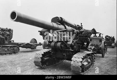 L'armée rouge effectue ses plus grandes manœuvres . Chars et artillerie dans des exercices réalistes . 1935 Banque D'Images