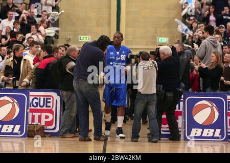 Dennis Rodman pendant Genesis Brighton Bears vs Guildford Heat the Triangle, Burgess Hill, Grande-Bretagne. Banque D'Images