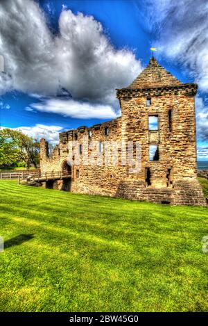 Ville De St Andrews, Ecosse. Vue artistique sur les ruines historiques du château de St Andrews. Banque D'Images