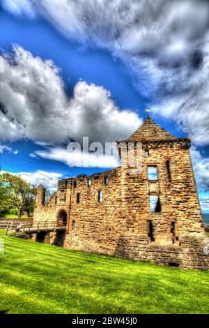 Ville De St Andrews, Ecosse. Vue artistique sur les ruines historiques du château de St Andrews. Banque D'Images