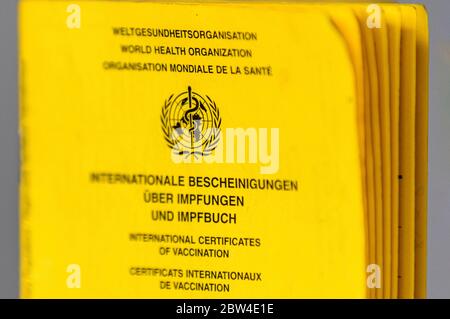 Nuremberg, Allemagne. 27 mai 2020. Livre sur les vaccins (publication du modèle) | usage dans le monde crédit : dpa/Alay Live News Banque D'Images