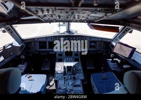 Cockpit d'une machine Eurowings lors de la présentation du concept de sécurité à l'aéroport de Cologne Bonn pendant la crise de la couronne 'Safe in Corona Times'. Koln, 27 mai 2020 | utilisation dans le monde entier Banque D'Images