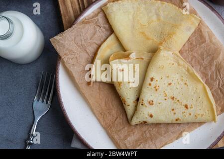 Crêpes maison recette traditionnelle française Banque D'Images