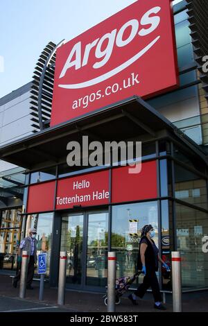 Londres, Royaume-Uni. 29 mai 2020. Logo Argos vu dans l'un de leurs magasins. Crédit: Dinendra Haria/SOPA Images/ZUMA Wire/Alay Live News Banque D'Images