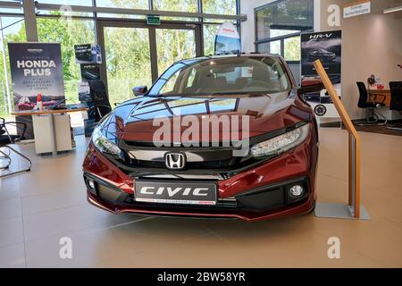 Gdansk, Pologne - 28 mai 2020 : nouveau modèle Honda Civic présenté dans le hall d'exposition de Gdansk Banque D'Images