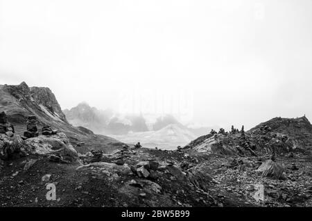 Vue sur les montagnes de Patagonie en noir et blanc Banque D'Images