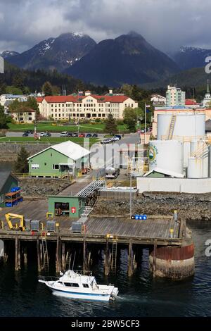 Dépôt de carburant maritime, Sitka Harbour, Sitka, Alaska, États-Unis Banque D'Images