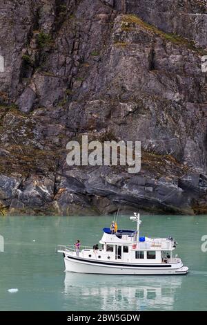 Bateau à Tracy Arm Fjord,Alaska,Etats-Unis Banque D'Images