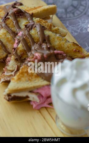 Déjeuner, dîner, petit déjeuner, brunch, dessert. Banque D'Images