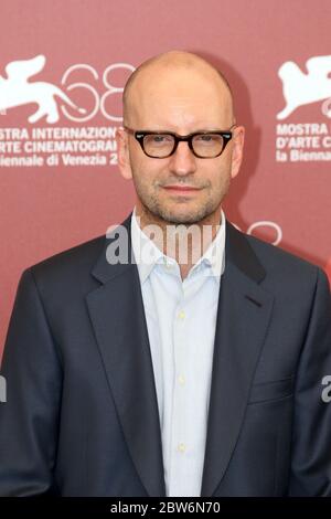 VENISE, ITALIE - SEPTEMBRE 03 : Steven Soderbergh pose au photocall « contagion » lors du 68e Festival du film de Venise, le 3 septembre 2011 à Venise Banque D'Images