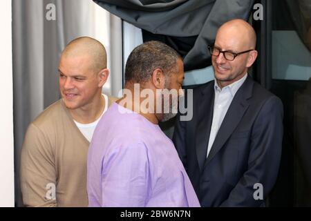 VENISE, ITALIE - SEPTEMBRE 03 : Matt Damon, Laurence Fishburne et Steven Soderbergh posent à la photocallocrase de la contagion Banque D'Images