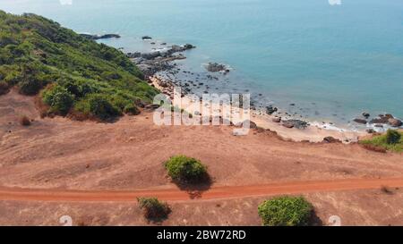 Vue aérienne sur la plage de Cola dans l'état de Goa en Inde. Banque D'Images