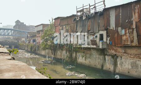 Bidonvilles de Dharavi dans l'est de Mumbai. District de Bandra, Maharashtra, Inde. Banque D'Images