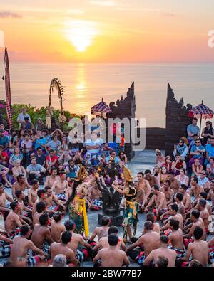 Danse kecak balinaise Banque D'Images