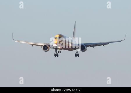 Vilnius/Lituanie 23 avril 2020 G-DHKU DHL AIR BOEING 757-200(F) Banque D'Images