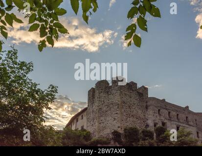 Château de Monreale à San Michele all'adige, Vallée de l'Adige - Nord de l'Italie - Château médiéval de Konigsberg Banque D'Images