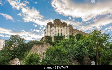 Château de Monreale à San Michele all'adige, Vallée de l'Adige - Nord de l'Italie - Château médiéval de Konigsberg Banque D'Images