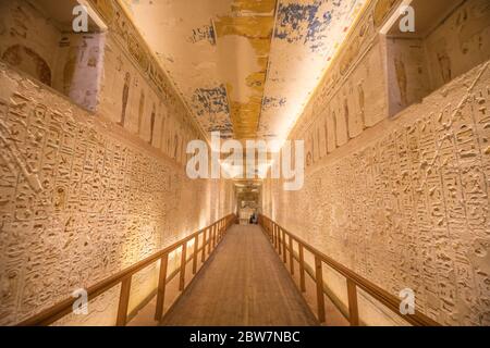 À l'intérieur du tombeau du roi Ramses IV en Égypte Louxor Banque D'Images