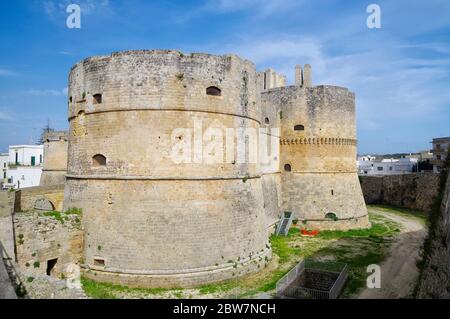 Château médiéval aragonais à Otranto, Apulia, Italie Banque D'Images