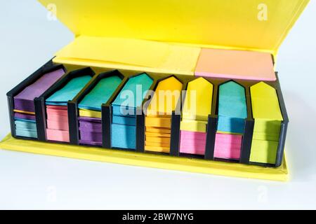 Boîte de papier couleur pour post-it Banque D'Images