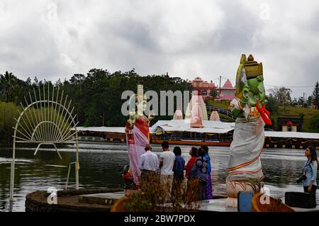 MAURICE - 18 AOÛT 2018 : statue de Ganesha à Grand bassin - temples hindous de Maurice. Le Grand bassin est un lac sacré de cratère est l'un des plus impo Banque D'Images