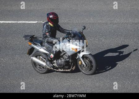 Honda CBF 600 ; motocycliste ; transport à deux roues, motos, véhicule, routes, motos, motocyclistes motorisés sur l'autoroute M6 Chorley, Royaume-Uni Banque D'Images