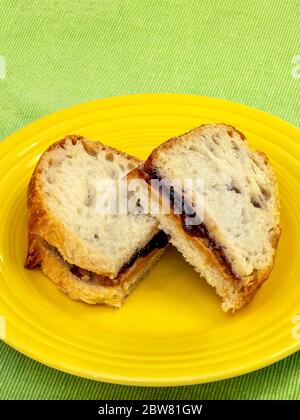 Sandwich au beurre d'arachide et à la gelée, par James D Coppinger/Dembinsky photo Assoc Banque D'Images