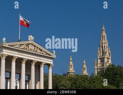 VIENNE, AUTRICHE - 8 AOÛT 2015 : partie du Parlement autrichien et de l'Hôtel de ville pendant la journée Banque D'Images