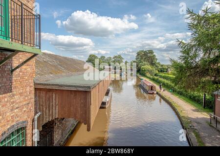 Shropshire Union Canal dans le marché Drayton Shropshire Angleterre Banque D'Images