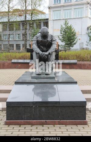 Monument aux soldats-internationalistes qui sont morts dans les guerres modernes de l'URSS et de la Russie. Un mémorial de guerre à Syktyvkar, en Russie. Banque D'Images