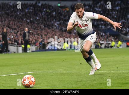 LONDRES, ANGLETERRE - 30 AVRIL 2019 : Jan Vertonghen de Tottenham photographié lors de la première partie du match de demi-finale de la Ligue des champions de l'UEFA 2018/19 entre Tottenham Hotspur (Angleterre) et AFC Ajax (pays-Bas) au stade Tottenham Hotspur. Banque D'Images