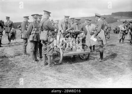 Grande armée mécanique sur la plaine de Salisbury . 19 août 1927 Banque D'Images